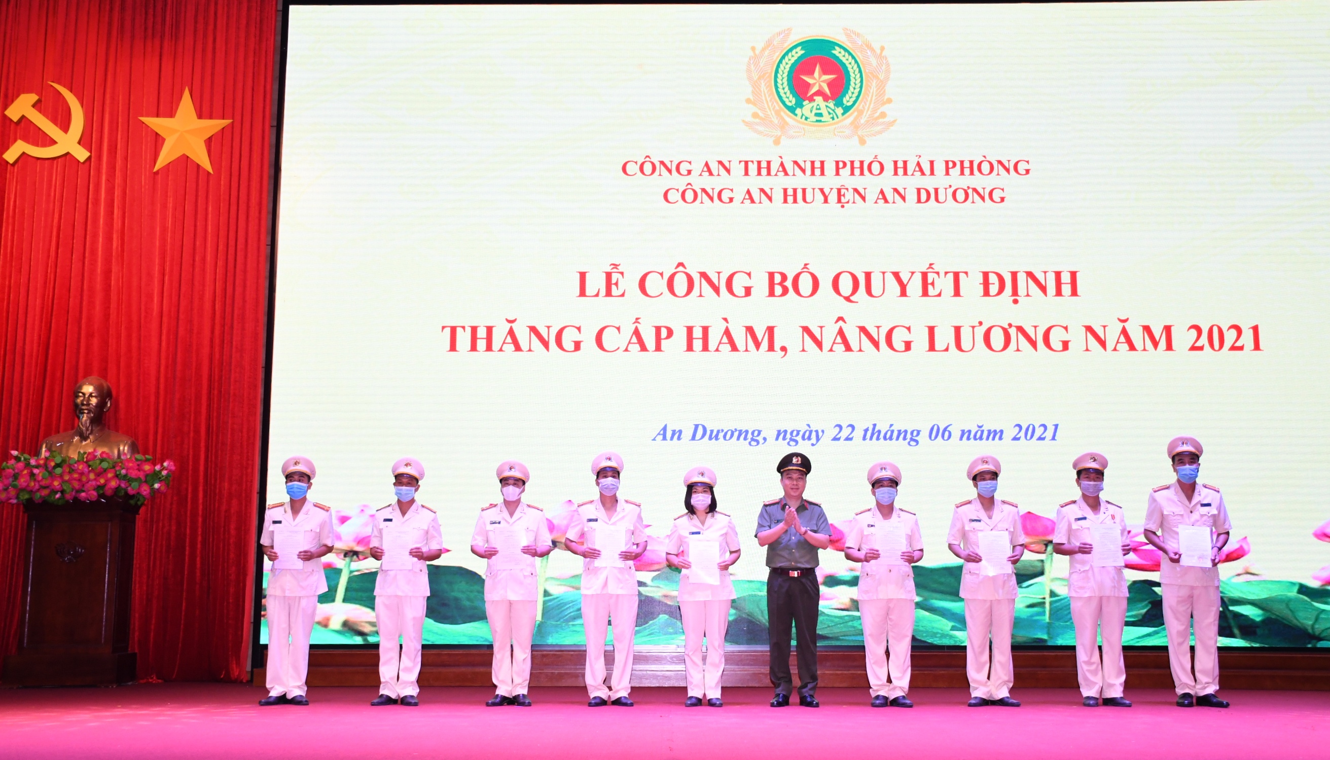 Công an huyện An Dương:  Trao quyết định nâng quân hàm cho 63 cán bộ, chiến sĩ